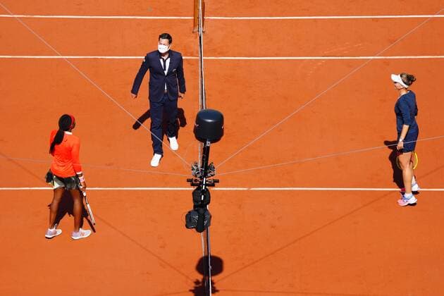 Mandatory Credit: Photo by Javier Garcia BPI Shutterstock (12046068b) Coco Gauff and Barbora Krejcikova ahead of the game French Open Tennis, Day Eleven, Roland Garros, Paris, France - 09 Jun 2021 French Open Tennis, Day Eleven, Roland Garros, Paris, France - 09 Jun 2021  Copyright: xJavierxGarcia BPI Shutterstockx 12046068b