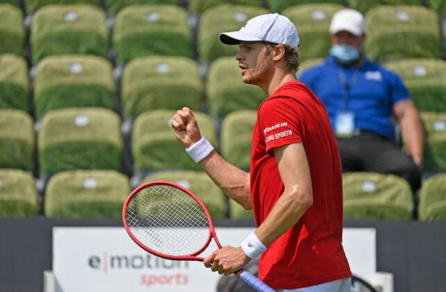 Yannick Hanfmann GER cheers fist 09 06 2021 Tennis MercedesCup Stuttgart 2021 Weißenhof ATP 07 13 06 2021 Tennis MercedesCup Stuttgart 2021
