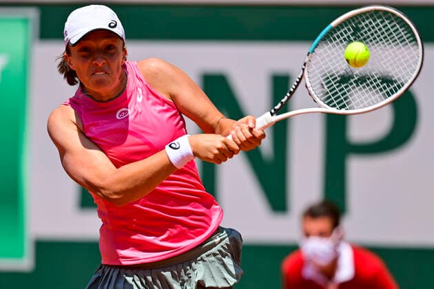 Iga Swiatek (Pol) TENNIS : Internationaux de France Roland Garros 2021 - Paris - 09 06 2021 JBAutissier Panoramic 