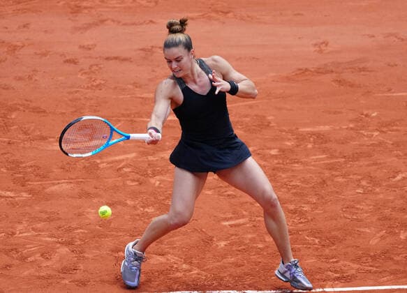 (210609) -- PARIS, June 9, 2021 -- Maria Sakkari of Greece returns the ball during the women s singles quarterfinal match between Maria Sakkari of Greece and Iga Swiatek of Poland at the French Open tennis tournament at Roland Garros in Paris, France, June 9, 2021. ) (SP)FRANCE-PARIS-TENNIS-ROLAND GARROS-FRENCH OPEN-WOMEN S SINGLES GaoxJing 