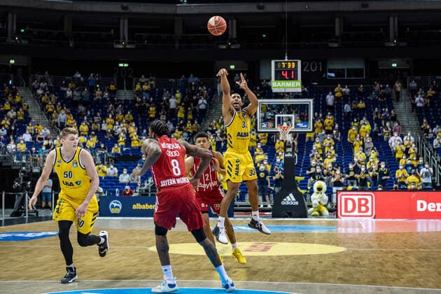 Basketball Berlin 09 06 2021 1 Bundesliga easyCredit BBL Season 2020 2021 Playoffs Final Game 1 Alba Berlin FC Bayern Munich Jayson Granger Alba Berlin, No 33