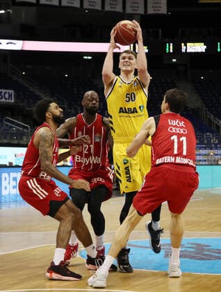 D J Seeley, Gist, Ben Lammers, Vladimir Lucic Action Game Scene Duel Sport Basketball Play Off Final BBL Bundesliga Men Season 2020 2021 09 06 2021 ALBA Berlin vs FC Bayern München