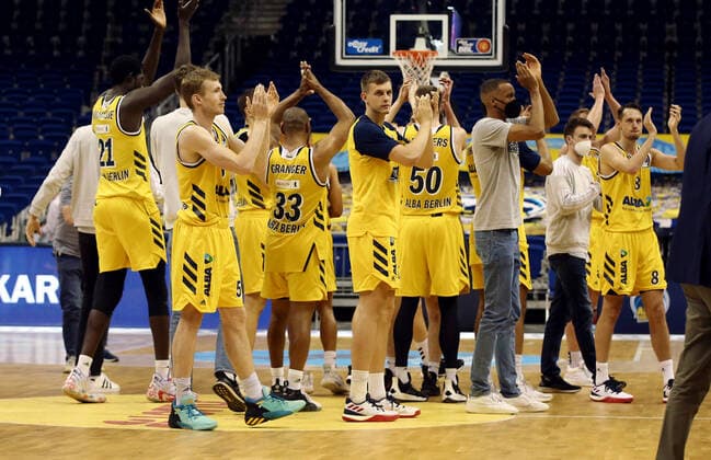 Alba team celebrates first 1 win in finals series best of five sports basketball play off finals BBL Bundesliga men season 2020 2021 09 06 2021 ALBA Berlin vs FC Bayern Munich
