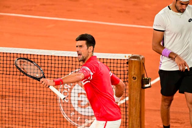 Joie de Novak Djokovic (Srb) TENNIS : Internationaux de France Roland Garros 2021 - Paris - 09 06 2021 JBAutissier Panoramic 