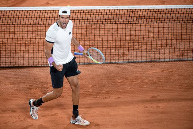 (210610) -- PARIS, June 10, 2021 -- Matteo Berrettini of Italy reacts during the men s singles quarterfinal against Novak Djokovic of Serbia at the French Open tennis tournament at Roland Garros in Paris, France, June 9, 2021. (Photo by Xinhua) (SP)FRANCE-PARIS-TENNIS-ROLAND GARROS-FRENCH OPEN-MEN S SINGLES-DAY 11 AurelienxMorissard 