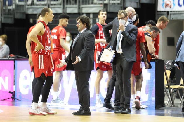DEU, GER, easyCredit BBL, ALBA vs Bayern Muenchen, 09 06 2021, Mercedes Benz Arena, Berlin, DEU, GER, easyCredit BBL, ALBA vs Bayern Muenchen, in picture Head Coach Andrea Trinchieri FC Bayern Muenchen , Robin Amaize FC Bayern Muenchen 15 nordphotoxGmbHx xEngler nph00076