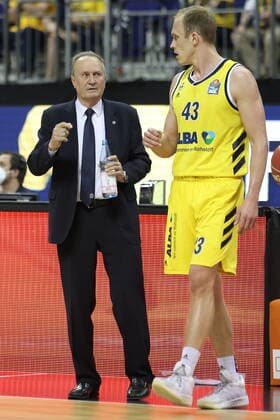 DEU, GER, easyCredit BBL, ALBA vs Bayern Muenchen, 09 06 2021, Mercedes Benz Arena, Berlin, DEU, GER, easyCredit BBL, ALBA vs Bayern Muenchen, in picture head coach Aito Garcia Reneses ALBA Berlin , Luke Sikma ALBA Berlin 43 nordphotoxGmbHx xEngler nph00076