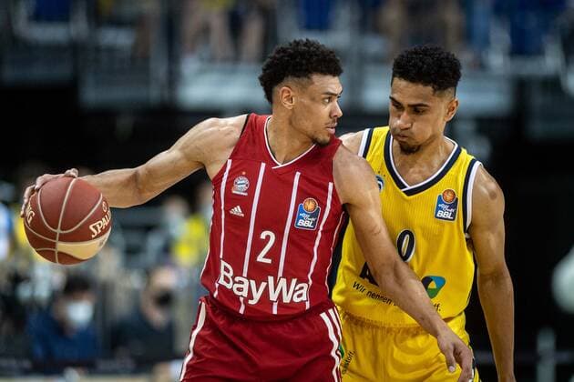 Basketball Berlin 09 06 2021 1 Bundesliga easyCredit BBL Season 2020 2021 Playoffs Final Game 1 Alba Berlin FC Bayern Munich Wade Baldwin Munich, No 02 Maodo Lo Alba Berlin, No 00