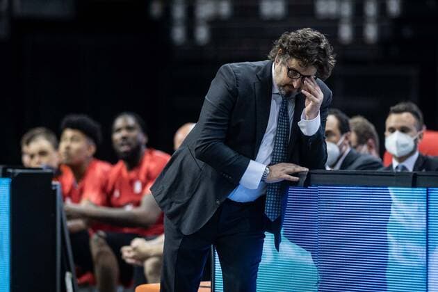 Basketball Berlin 09 06 2021 1 Bundesliga easyCredit BBL season 2020 2021 playoffs final game 1 Alba Berlin FC Bayern Munich Andrea Trinchieri Munich, coach clueless