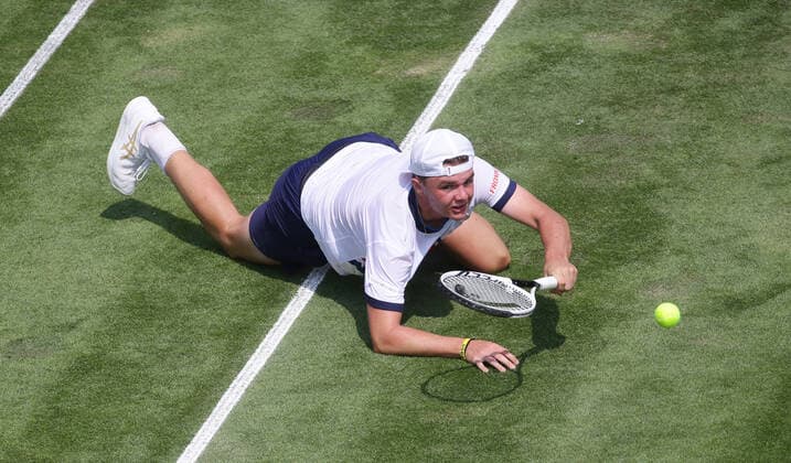 Sport Bilder des Tages Stuttgart , Tennis MercedesCup 2021 , Dominic Stricker ( SUI )