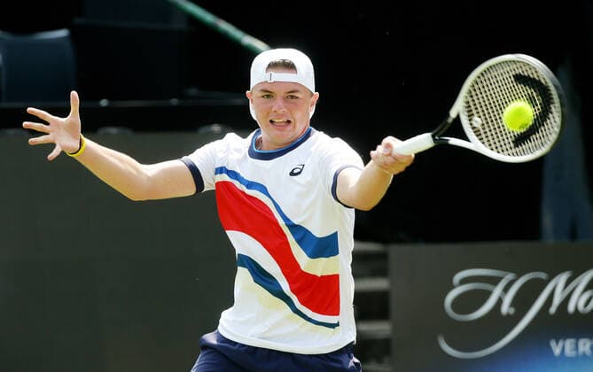 Stuttgart , Tennis MercedesCup 2021 , Dominic Stricker SUI