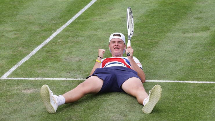 Stuttgart , Tennis MercedesCup 2021 , Cheers Dominic Stricker SUI