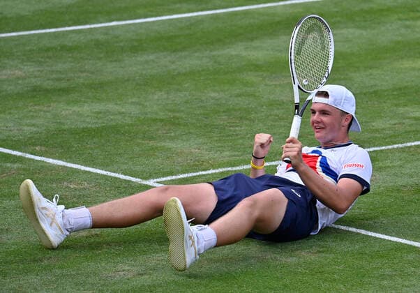 Dominic Stephan Stricker SUI Action cheers Gestures, gestures Fist clenched Final cheers after match win 10 06 2021 Tennis MercedesCup Stuttgart 2021 Weißenhof ATP 07 13 06 2021 Tennis MercedesCup Stuttgart 2021