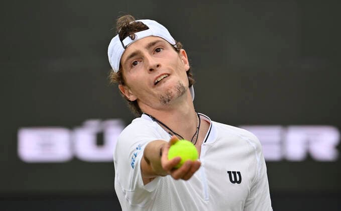 Ugo Humbert FRA Action Serve 10 06 2021 Tennis MercedesCup Stuttgart 2021 Weissenhof ATP 07 13 06 2021 Tennis MercedesCup Stuttgart 2021