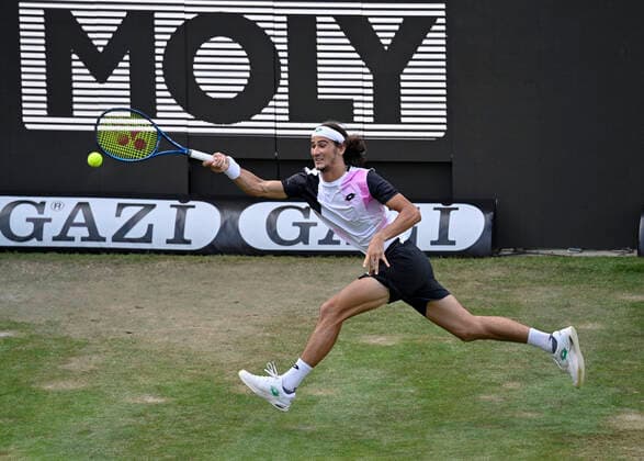 Lloyd Harris RSA Action 10 06 2021 Tennis MercedesCup Stuttgart 2021 Weißenhof ATP 07 13 06 2021 Tennis MercedesCup Stuttgart 2021
