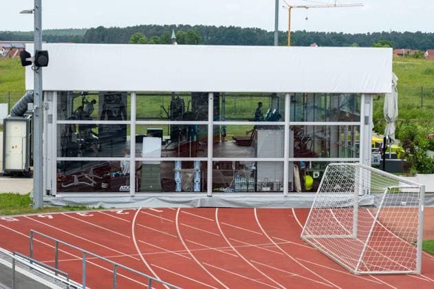 Feature, iconic image, the warm-up tent Germany, Herzogenaurach, 10 06 2021, football, German national team, Euro2020, training camp, 2020 2021 season, 1 training session, Herzog Base Foto A2 Bildagentur Peter Hartenfelser