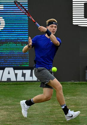 Denis Shapovalov Shapovalov CAN Action 10 06 2021 Tennis MercedesCup Stuttgart 2021 Weißenhof ATP 07 13 06 2021 Tennis MercedesCup Stuttgart 2021