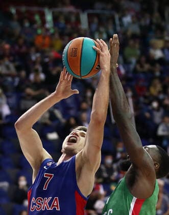 MOSCOW, RUSSIA - JUNE 10, 2021: CSKA Moscow s Ivan Ukhov (L) and UNICS Kazan s Okaro White in Game 3 of the 2021 2022 VTB United League final series between UNICS Kazan and CSKA Moscow at CSKA Arena. Valery Sharifulin TASS  TS10447E