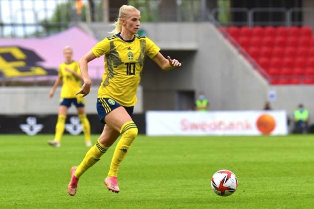 Guldfageln Arena, Kalmar, Sweden Sofia Jakobsson (10 Sweden) controls the ball during the friendly match on June 10th 2021 between Sweden and Norway at Guldfageln Arena in Kalmar, Sweden Peter Sonander SPP Sweden v Norway June 10th 2021 