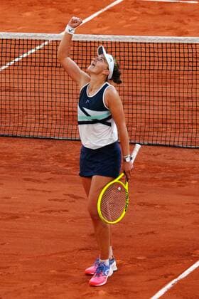 Mandatory Credit: Photo by Javier Garcia BPI Shutterstock (12058061je) Barbora Krejcikova celebrates after winning her semi final match French Open Tennis, Day Twelve, Roland Garros, Paris, France - 10 Jun 2021 French Open Tennis, Day Twelve, Roland Garros, Paris, France - 10 Jun 2021  Copyright: xJavierxGarcia BPI Shutterstockx 12058061je