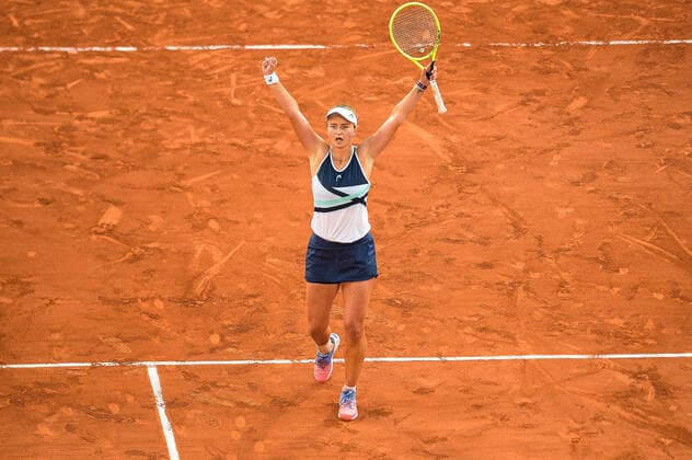 Attitude - Joie de Barbora Krejcikova ( CZE ) TENNIS : Roland Garros 2021 - Internationaux de France - 10 06 2021 FedericoPestellini Panoramic 