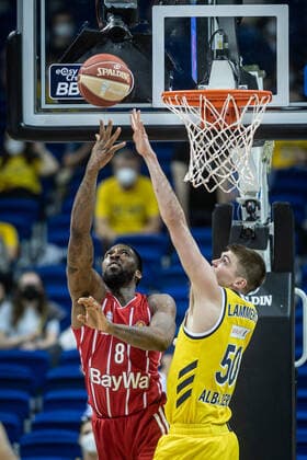 Basketball Berlin 10 06 2021 1 Bundesliga easyCredit BBL Season 2020 2021 Playoffs Final Game 2 Alba Berlin FC Bayern Munich Jalen Reynolds Munich, No 08 Ben Lammers Alba Berlin, No 50