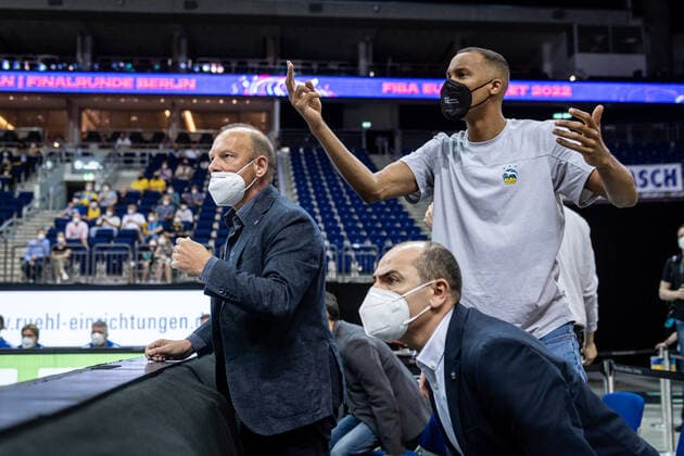 Basketball Berlin 10 06 2021 1 Bundesliga easyCredit BBL Season 2020 2021 Playoffs Final Game 2 Alba Berlin FC Bayern Munich Marco Baldi Louis Olinde Alba Berlin, No 19 Himar Ojeda