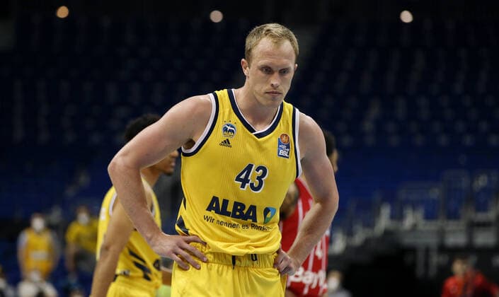 Luke Sikma thoughtful disappointed action upper body upper body sports basketball play off final BBL Bundesliga men season 2020 2021 10 06 2021 ALBA Berlin vs FC Bayern Munich
