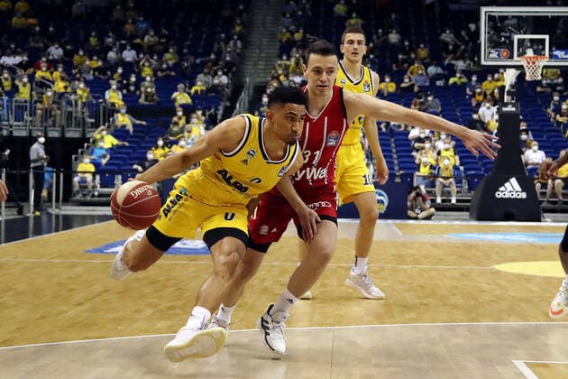 Maodo Lo, Zan Sisko Action Game Scene Duel Sports Basketball Play Off Final BBL Bundesliga Men Season 2020 2021 10 06 2021 ALBA Berlin vs FC Bayern Munich