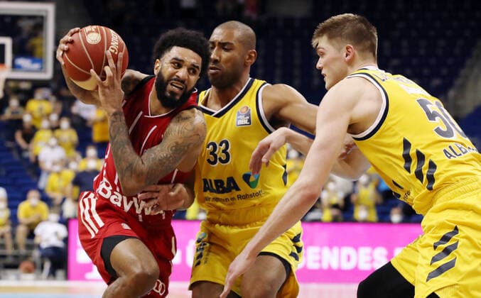 D J Seeley, Jayson Granger, Ben Lammers Action Game Scene Duel Sports Basketball Play Off Final BBL Bundesliga Men Season 2020 2021 10 06 2021 ALBA Berlin vs FC Bayern Munich