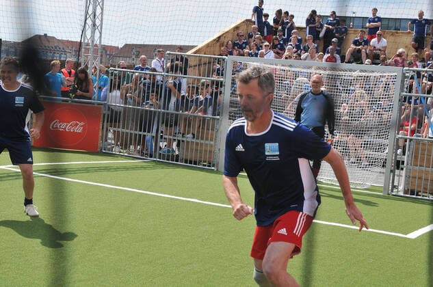 EURO 2021, Kronprinz Frederik von Dänemark bei einem Fußballspiel in der Fanzone in Kopenhagen Copenhagen, Denmark. 11 June 2021,Danish cronw prince Frederik opens offical EEFA Euro 2020 footbal festival in Copenhagen in UEFA festival copenahgen footbal village by playing football with danish foots stars tody in Danish capital. (Photo..Francis Joseph Dean Dean Pictures)