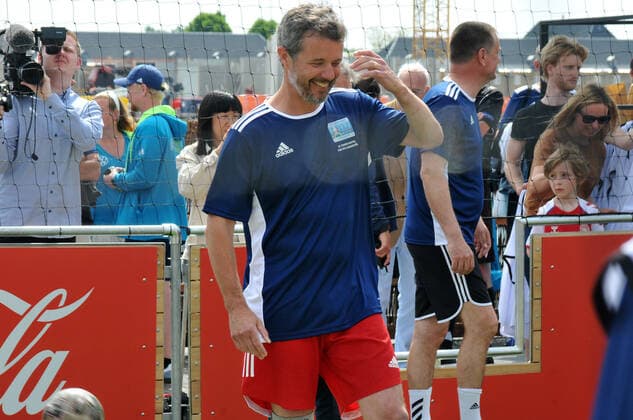 EURO 2021, Kronprinz Frederik von Dänemark bei einem Fußballspiel in der Fanzone in Kopenhagen Copenhagen, Denmark. 11 June 2021,Danish cronw prince Frederik opens offical EEFA Euro 2020 footbal festival in Copenhagen in UEFA festival copenahgen footbal village by playing football with danish foots stars tody in Danish capital. (Photo..Francis Joseph Dean Dean Pictures)