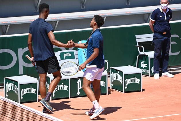 Tennis : Roland Garros 2021 - France - demi finale junior Arthur Fils contre Giovanni Mpetsi Perricard - France Tennis : Roland Garros 2021 - France - 11 06 2021 chryslenecaillaud 