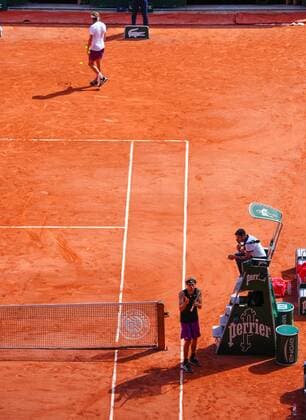 Mandatory Credit: Photo by Javier Garcia BPI Shutterstock (12058128cb) Alexander Zverev complains at length to the umpire after a call that went against him during his semi final match French Open Tennis, Day Thirteen, Roland Garros, Paris, France - 11 Jun 2021 French Open Tennis, Day Thirteen, Roland Garros, Paris, France - 11 Jun 2021  Copyright: xJavierxGarcia BPI Shutterstockx 12058128cb