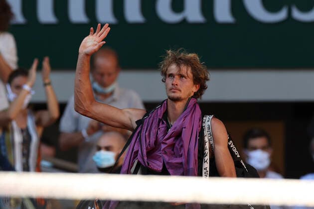 Alexander Zverev GER waves and says goodbye to spectators, fans after defeat Copyright: xJuergenxHasenkopfx