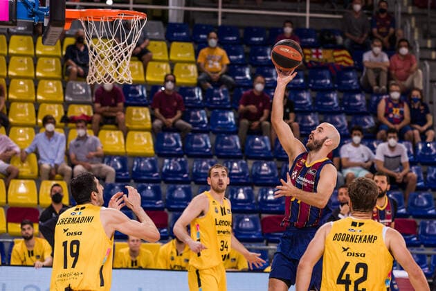 June 11, 2021, Barcelona, Barcelona, Spain: Nick Calathes of FC Barcelona, Barca shoot to basket during the Liga Endesa ACB Playoff semi final game 3 match between Fc Barcelona and Lenovo Tenerife at Palau Blaugrana on June 11, 2021 in Barcelona, Spain. Barcelona Spain - ZUMAa181 20210611_zaa_a181_022 Copyright: xJavierxBorregox