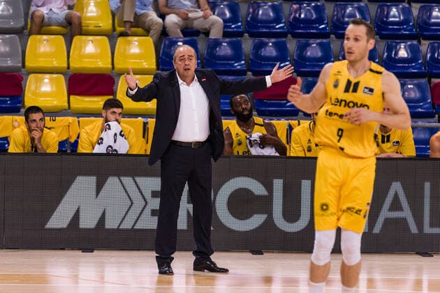 June 11, 2021, Barcelona, Barcelona, Spain: Txus Vidorreta, Head coach of Iberostar Tenerife gestures during the Liga Endesa ACB Playoff semi final game 3 match between FC Barcelona, Barca and Lenovo Tenerife at Palau Blaugrana on June 11, 2021 in Barcelona, Spain. Barcelona Spain - ZUMAa181 20210611_zaa_a181_030 Copyright: xJavierxBorregox