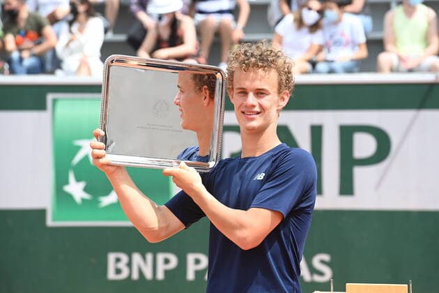 Tennis : Roland Garros 2021 - France - Finale Juniors garcons - Arthur Fils contre Lucas Van Assche - France - Victoire de Van Assche Tennis : Roland Garros 2021 - France - 12 06 2021 chryslenecaillaud Panoramic 
