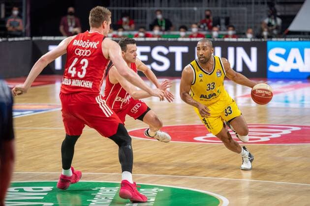 Leon Radosevic 43 FC Bayern , Zan Mark Sisko 31 FC Bayern , Jayson Granger 33 Alba Berlin , FC Bayern Basketball vs Alba Berlin, BBL Playoffs, Final, 12 06 2021 Muenchen Bayern Germany Copyright: xkolbert-press UlrichxGamelx