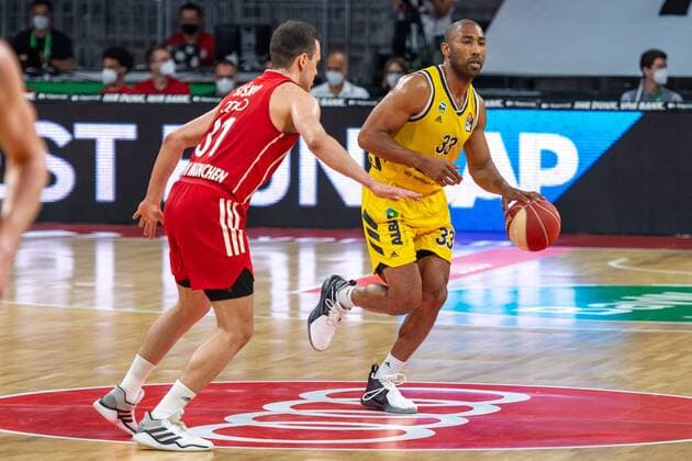 Zan Mark Sisko 31 FC Bayern , Jayson Granger 33 Alba Berlin , FC Bayern Basketball vs Alba Berlin, BBL Playoffs, Final, 12 06 2021 Muenchen Bayern Germany Copyright: xkolbert-press UlrichxGamelx
