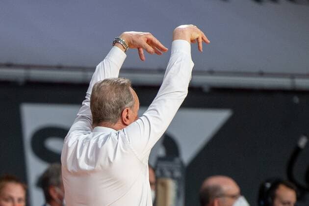 Head Coach Aito Gracia Reneses Alba Berlin indicates the dunk, FC Bayern Basketball vs Alba Berlin, BBL Playoffs, Final, 12 06 2021 Muenchen Bayern Germany Copyright: xkolbert-press UlrichxGamelx