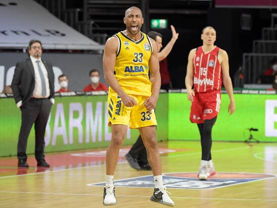 12 06 2021, xemx, basketball BBL playoff final, 3 matchday, FC Bayern Muenchen Alba Berlin emspor, v l Jayson Granger Alba Berlin cheers after successful three Muenchen
