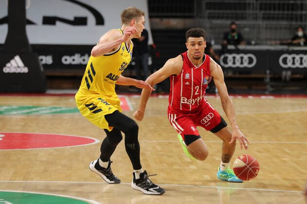 Ben Lammers Berlin and Wade Baldwin IV Muenchen in a duel GER, FC Bayern Basketball vs Alba Berlin, Basketball, 1 Bundesliga, Playoffs 2020 2021, Final Game 3, 12 06 2021, GER, FC Bayern Basketball vs Alba Berlin, Basketball, 1 Bundesliga, Playoffs 2020 2021, Final Game 3, 12 06 2021, Muenchen Copyright: xEIBNER MarcelxEngelbrechtx EP_EER
