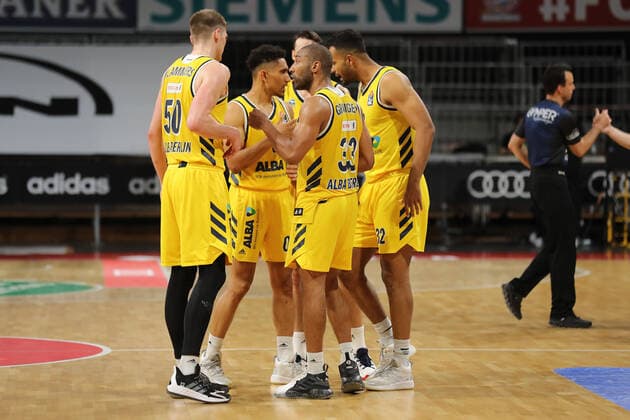 Berlin cheers victory GER, FC Bayern Basketball vs Alba Berlin, Basketball, 1 Bundesliga, Playoffs 2020 2021, Final Game 3, 12 06 2021, GER, FC Bayern Basketball vs Alba Berlin, Basketball, 1 Bundesliga, Playoffs 2020 2021, Final Game 3, 12 06 2021, Muenchen Copyright: xEIBNER MarcelxEngelbrechtx EP_EER