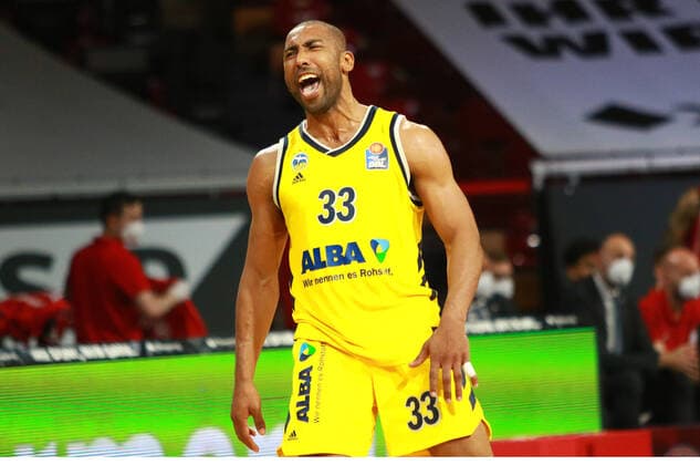 33 Jayson Granger Alba Berlin cheers, cheers, loud basketball, Easycredit BBL, FC Bayern Basketball Alba Berlin at Audi Dome on 12 06 2021, playoff, game 3, PHOTO Mladen Lackovic LakoPress