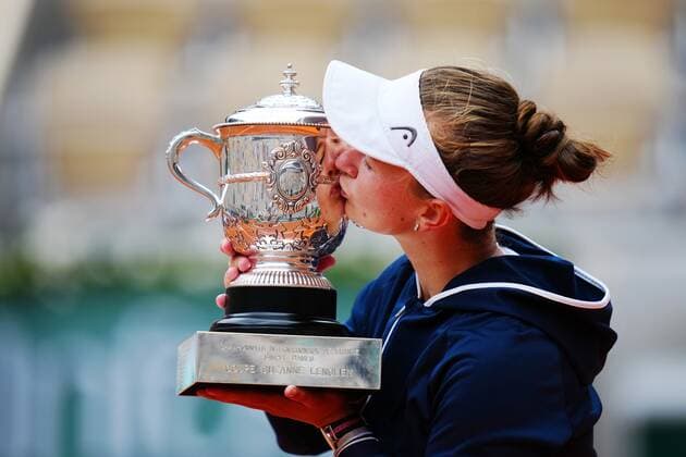Mandatory Credit: Photo by Javier Garcia BPI Shutterstock (12058169di) Barbora Krejcikova kisses the Suzanne-Lenglen cup after victory in the Women s Singles final French Open Tennis, Day Fourteen, Roland Garros, Paris, France - 12 Jun 2021 French Open Tennis, Day Fourteen, Roland Garros, Paris, France - 12 Jun 2021  Copyright: xJavierxGarcia BPI Shutterstockx 12058169di