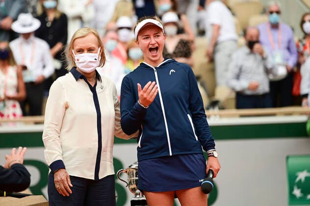 Martina Navratilova Barbora Krejcikova (Cze) TENNIS : Internationaux de France Roland Garros 2021 - Finale Femmes - Paris - 12 06 2021 JBAutissier Panoramic 