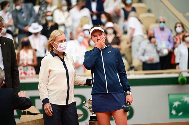 Martina Navratilova Barbora Krejcikova (Cze) TENNIS : Internationaux de France Roland Garros 2021 - Finale Femmes - Paris - 12 06 2021 JBAutissier Panoramic 