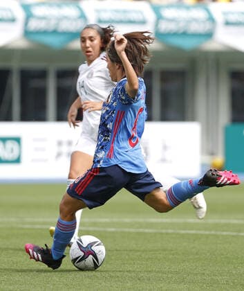 Football: Japan-Mexico women s friendly Mana Iwabuchi of Japan scores the opening goal in the first half of an International Friendly, Länderspiel, Nationalmannschaft against Mexico, held as a warm-up for this summer s Tokyo Olympics at Kanseki Stadium Tochigi in Utsunomiya, northeast of Tokyo, on June 13, 2021. Japan beat Mexico 5-1. 
