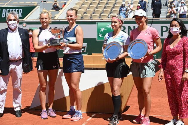 Tennis : Roland Garros 2021 - France - Victoire de Krejcikova Siniakova - Republique Tcheque contre Mateek Sand - Usa - Swiatek - Pologne Tennis : Roland Garros 2021 - France - 13 06 2021 chryslenecaillaud Panoramic 